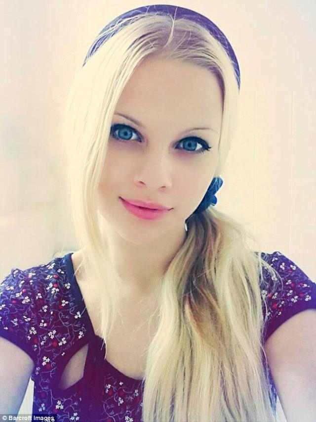 Barbieyə bənzəmək üçün bıçaq altına girdi -  xəyalı gerçək oldu - FOTO